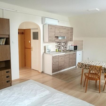 Hotel Revesz Vendeghaz Harkány Zewnętrze zdjęcie