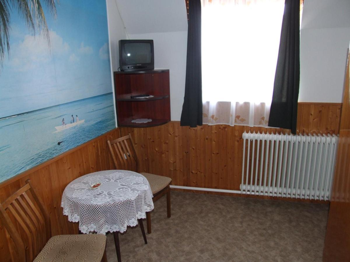 Hotel Revesz Vendeghaz Harkány Zewnętrze zdjęcie