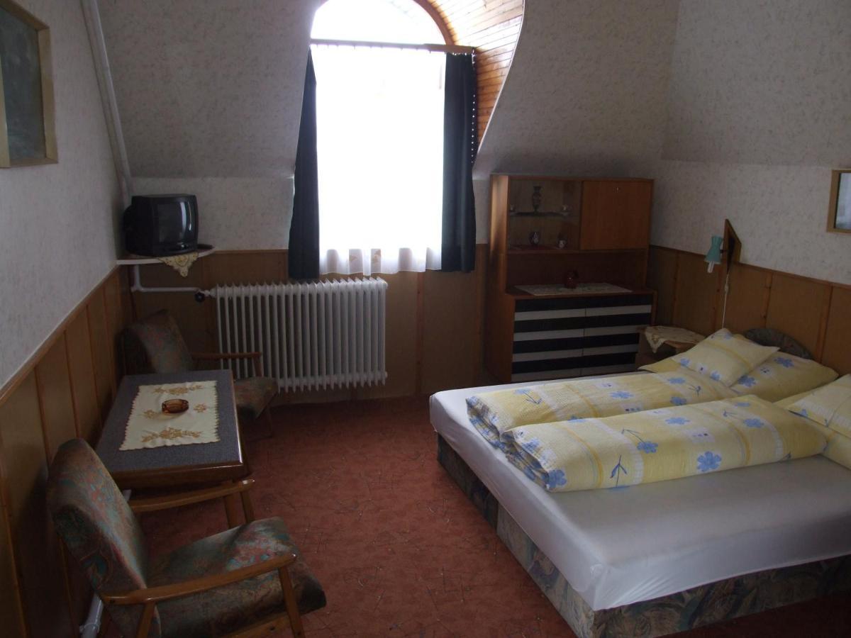 Hotel Revesz Vendeghaz Harkány Pokój zdjęcie
