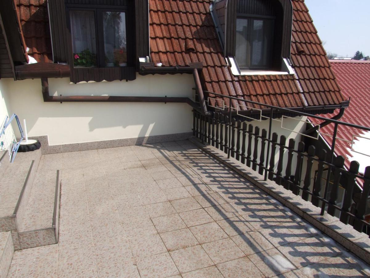 Hotel Revesz Vendeghaz Harkány Zewnętrze zdjęcie