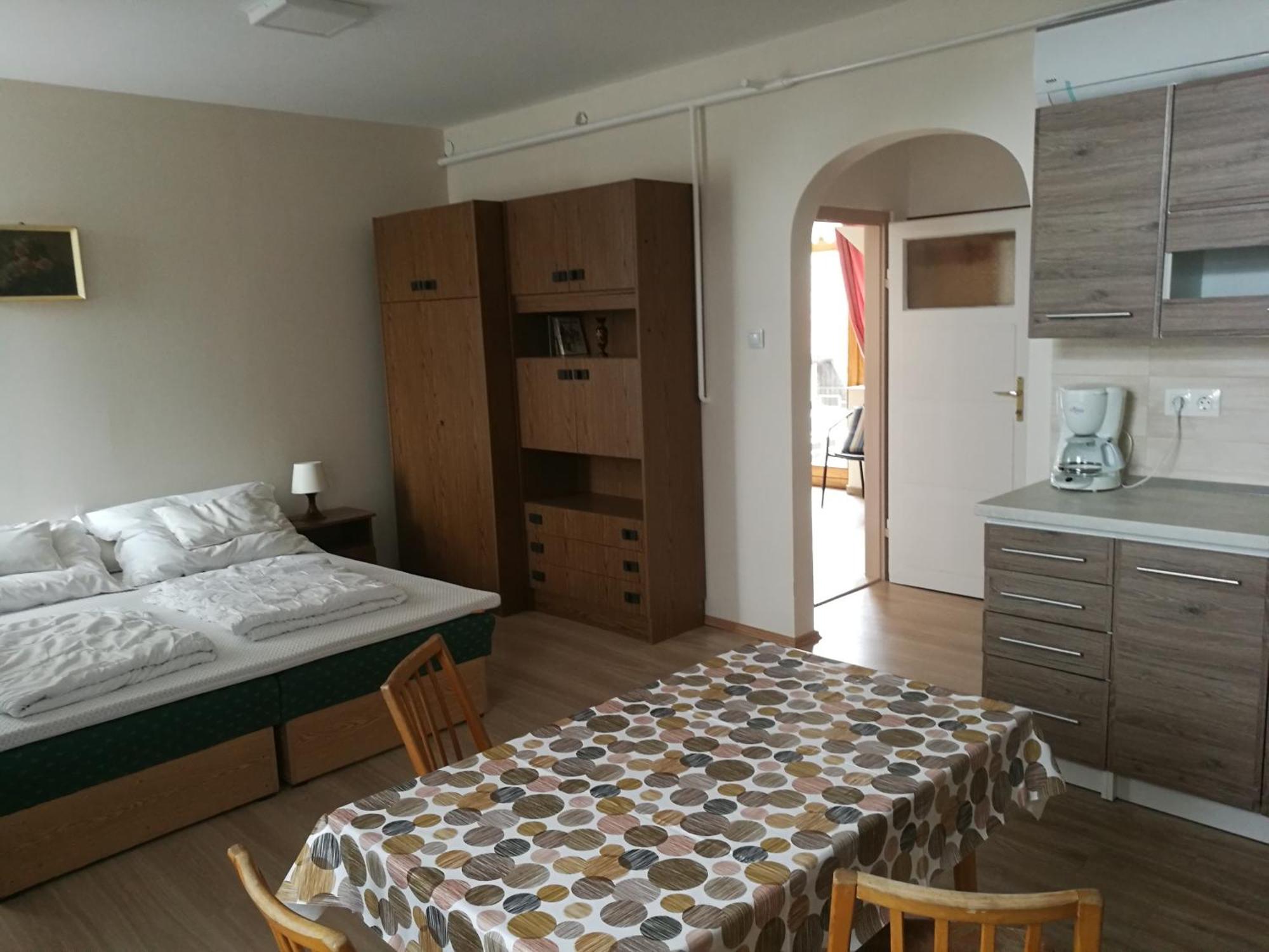 Hotel Revesz Vendeghaz Harkány Zewnętrze zdjęcie
