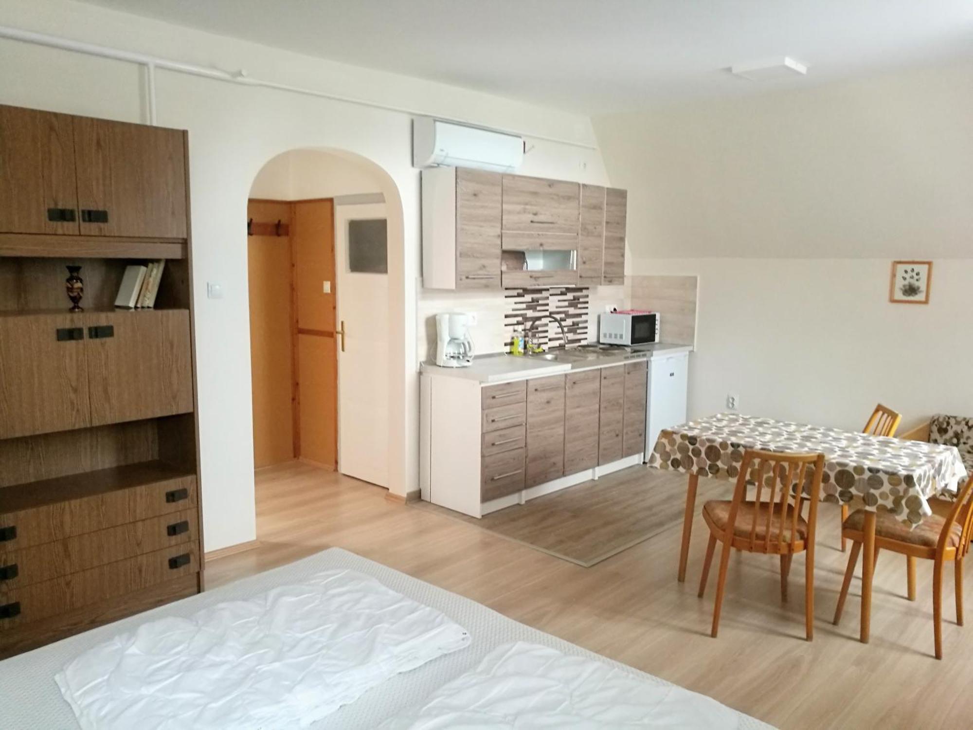 Hotel Revesz Vendeghaz Harkány Zewnętrze zdjęcie